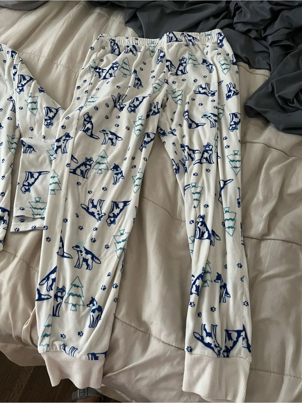 Cat & Jack White Polar Bear Print Pajama Set with Navy Accents